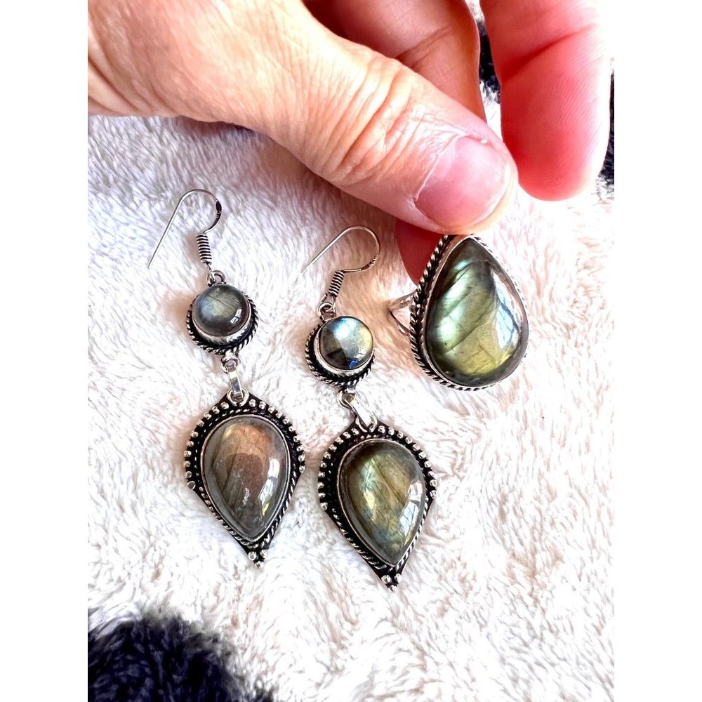 925 Super Flash Labradorite Earrings + Ring Set - Picture 6 of 8